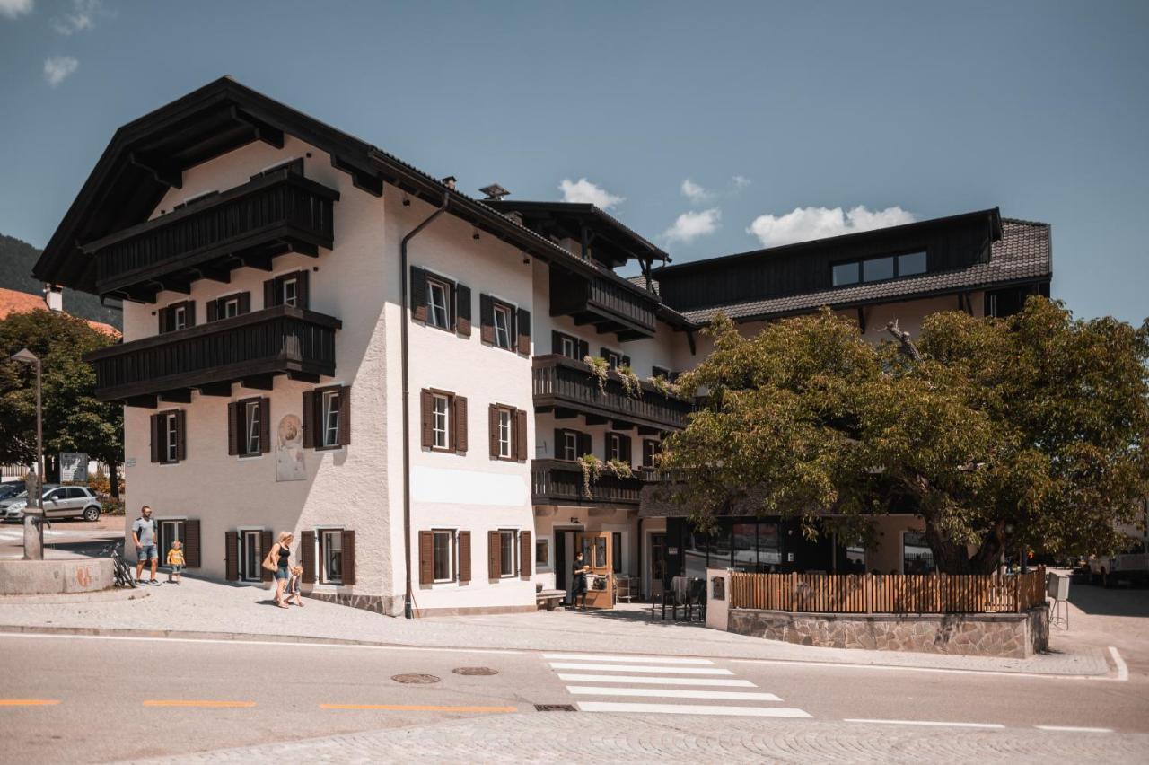 Hotel Gasthof Jochele Falzes Exterior photo
