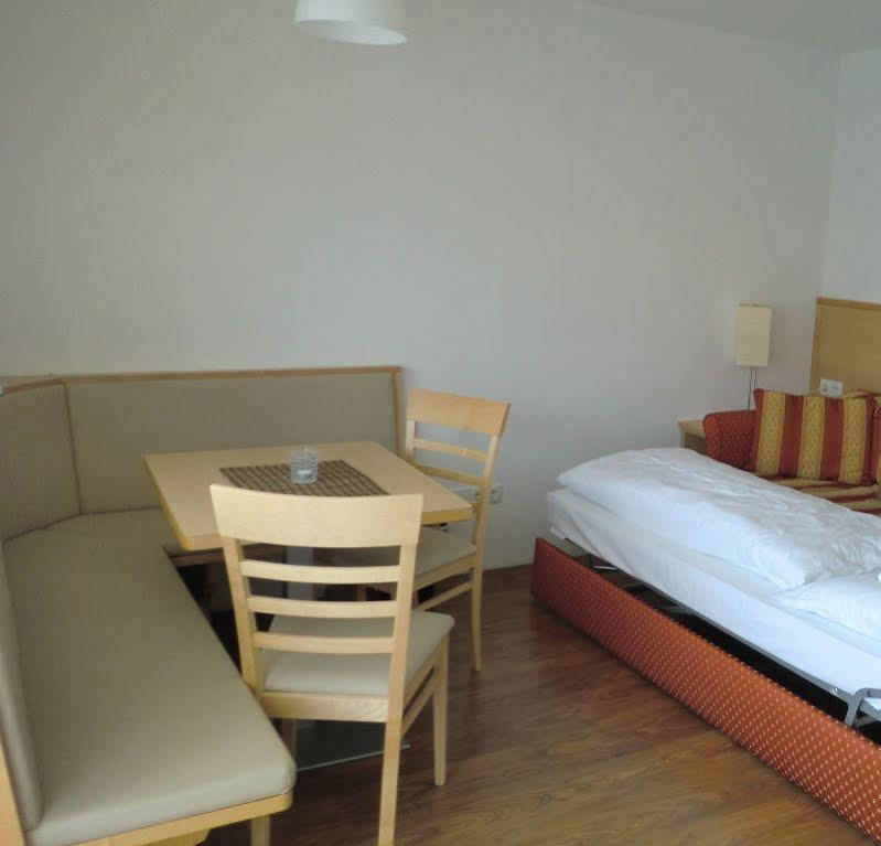 Hotel Gasthof Jochele Falzes Exterior photo