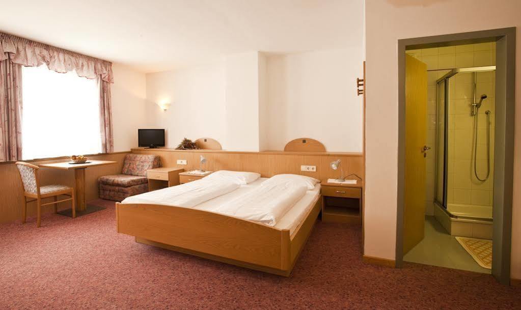 Hotel Gasthof Jochele Falzes Exterior photo
